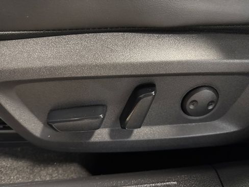 Used 2021 Nissan Rogue SV w/ Premium Package image 23