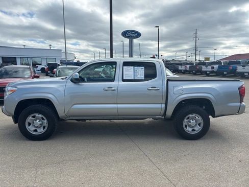 Used 2022 Toyota Tacoma SR image 4