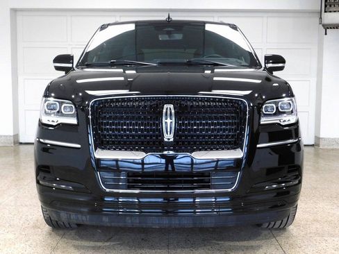 Used 2024 Lincoln Navigator Reserve w/ Equipment Group 201A image 4
