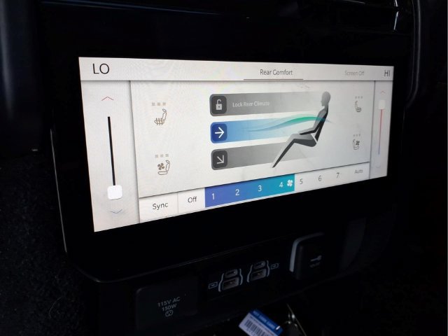 Used 2022 Jeep Grand Wagoneer Series III w/ Rear Seat Video Group 1 AWD/4WD image 18