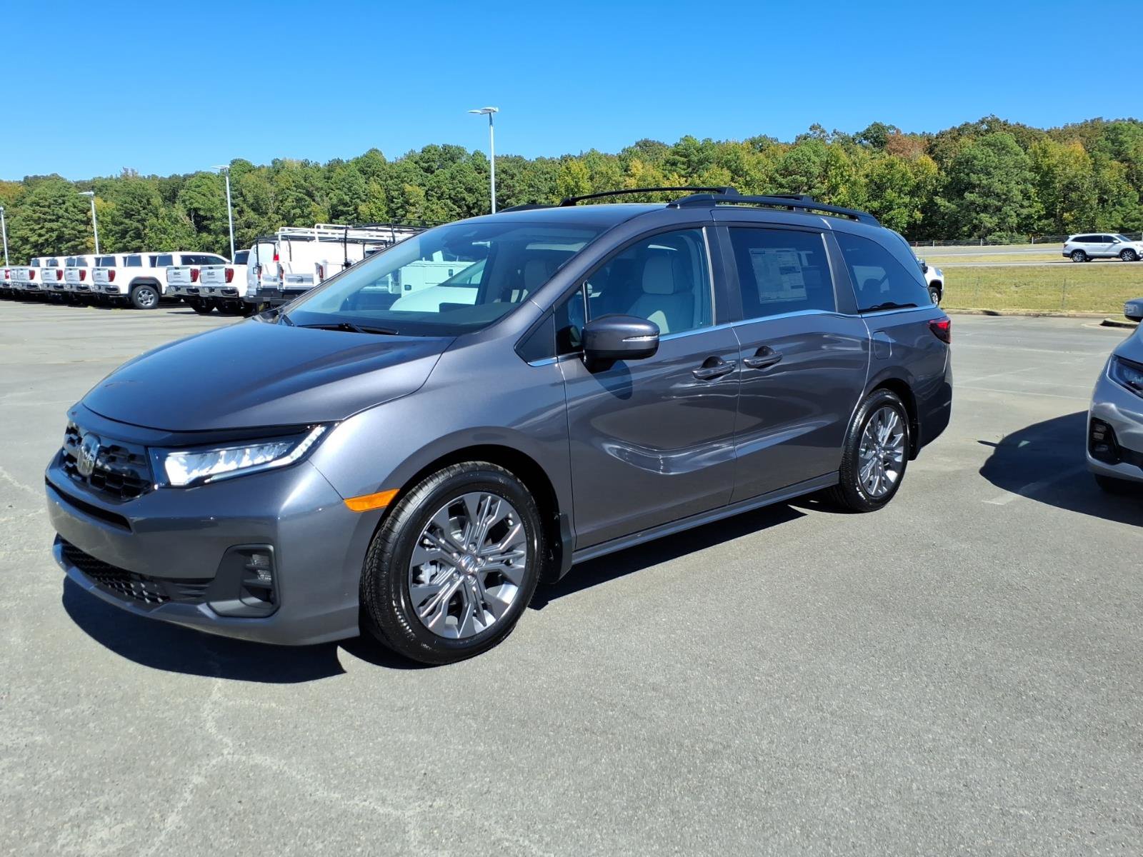 New 2027 Honda Odyssey Touring image 3