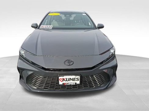 Used 2025 Toyota Camry SE w/ Convenience Package AWD/4WD image 14
