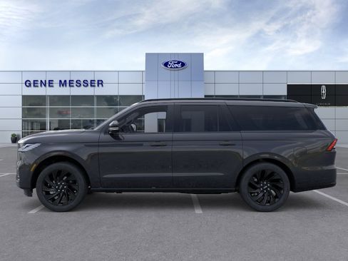 New 2026 Lincoln Navigator L Reserve AWD/4WD image 25