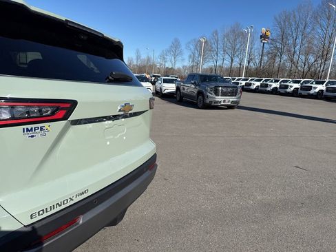 Used 2025 Chevrolet Equinox LT w/ Convenience Package II image 34