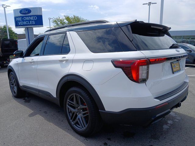 Certified 2025 Ford Explorer ST-Line w/ Premium Package AWD/4WD image 5