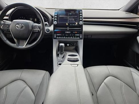 Used 2022 Toyota Avalon XLE image 16