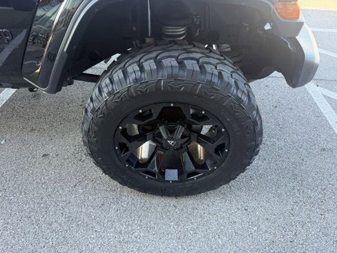 Used 2021 Jeep Gladiator Sport image 14