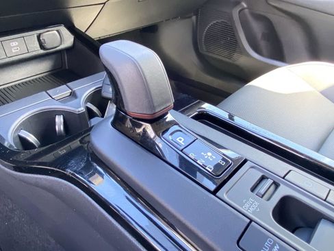 Used 2026 Toyota Prius Plug-In Hybrid FWD image 55