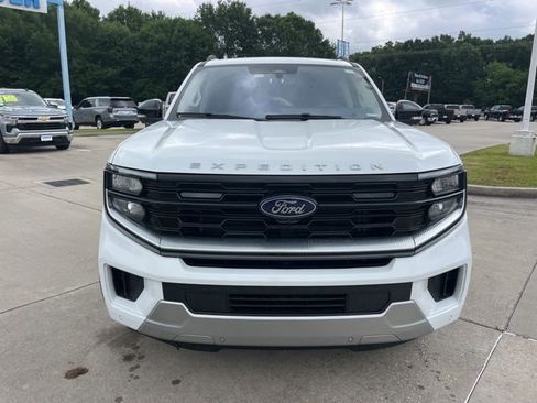 Used 2025 Ford Expedition Platinum AWD/4WD image 15