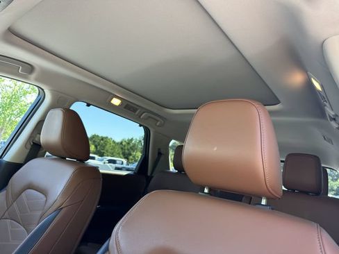 Certified 2025 Nissan Pathfinder Platinum FWD image 34