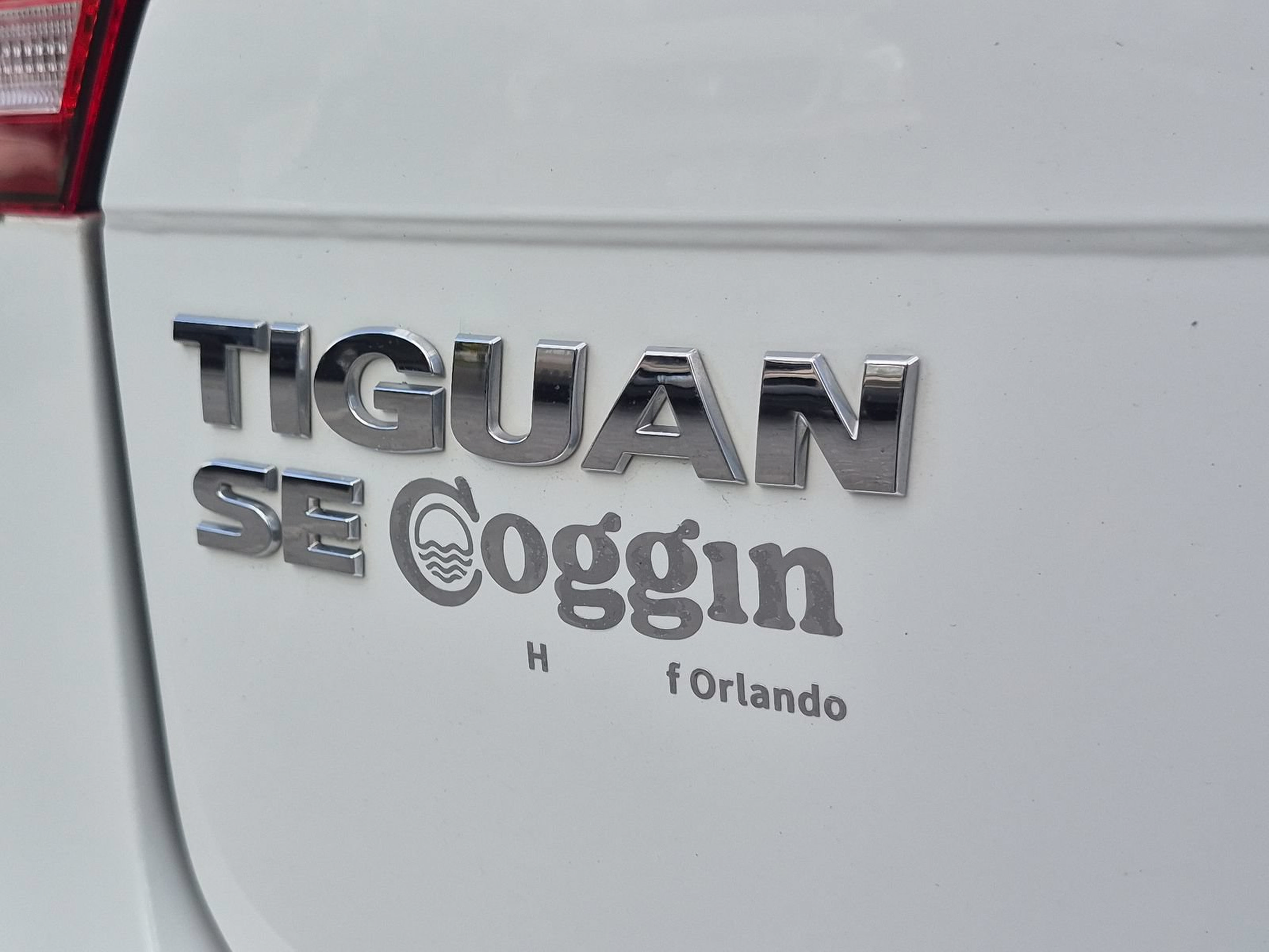Used 2021 Volkswagen Tiguan SE w/ Panoramic Sunroof Package FWD image 32