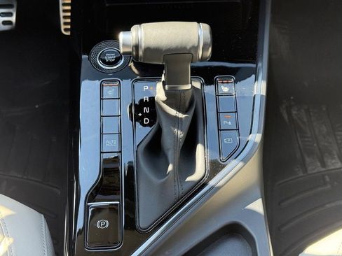 Used 2023 Kia Niro EX Touring image 21