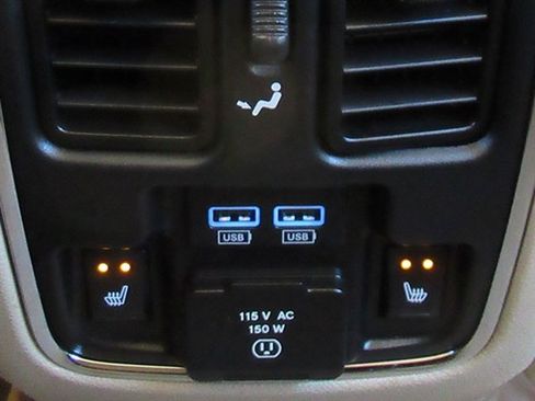 Used 2019 Jeep Grand Cherokee Overland AWD/4WD image 35