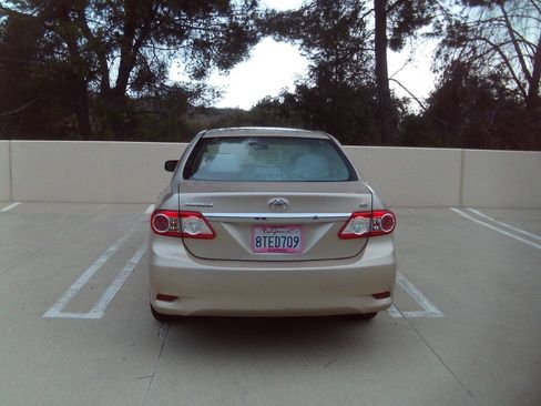 Used 2011 Toyota Corolla LE FWD image 27