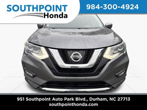 Used 2017 Nissan Rogue SL w/ SL Premium Package image 2