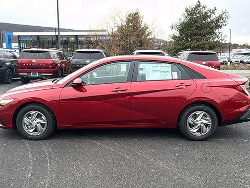 New 2026 Hyundai Elantra SE image 7