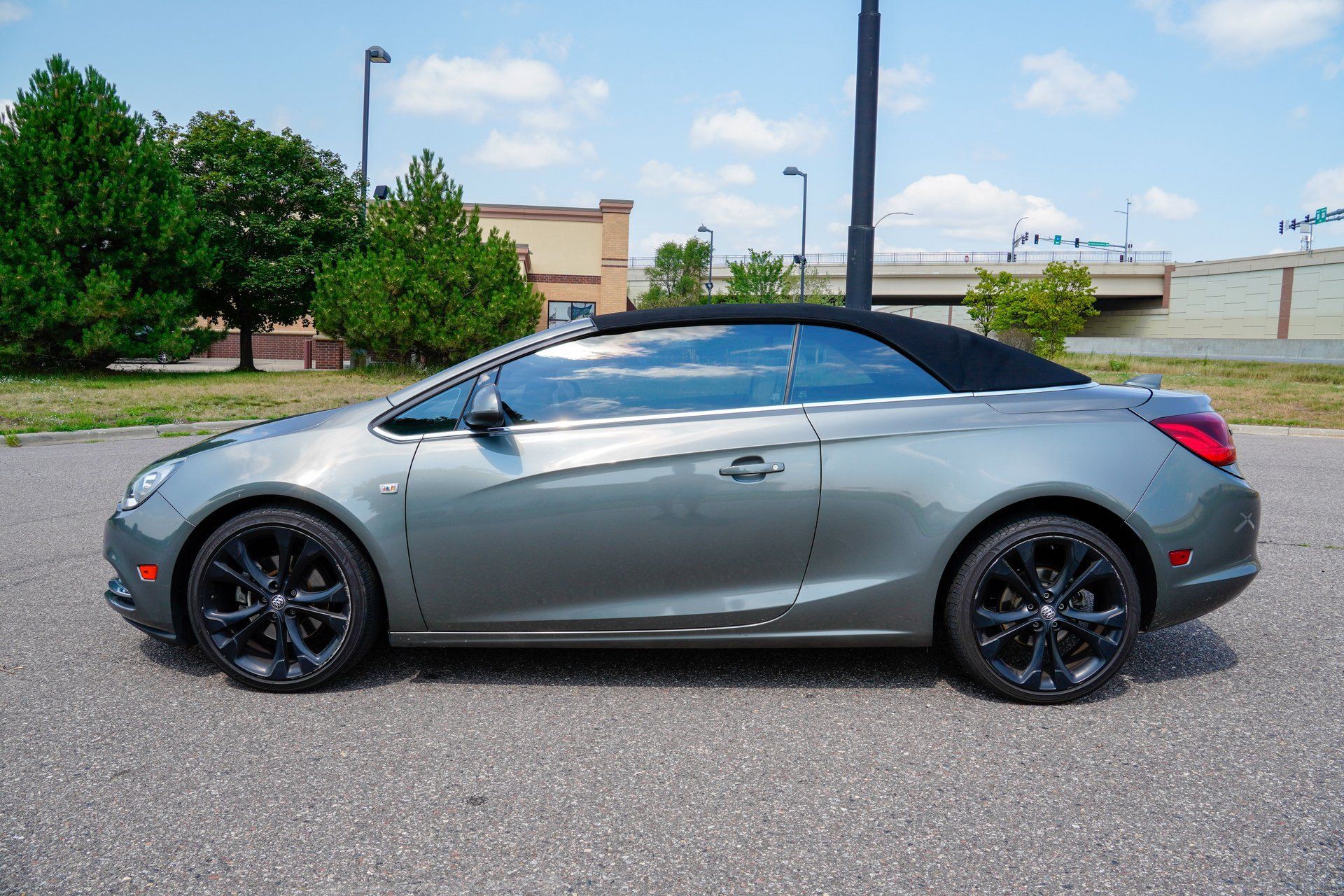 Used 2017 Buick Cascada Premium FWD image 31