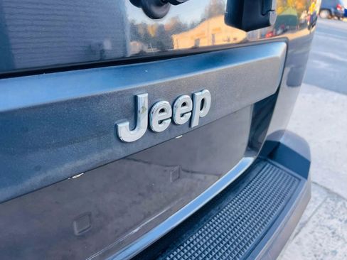 Used 2009 Jeep Liberty Sport w/ Popular Equipment Group image 10