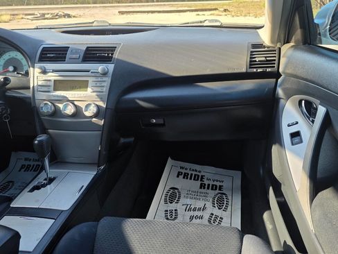 Used 2010 Toyota Camry SE image 21