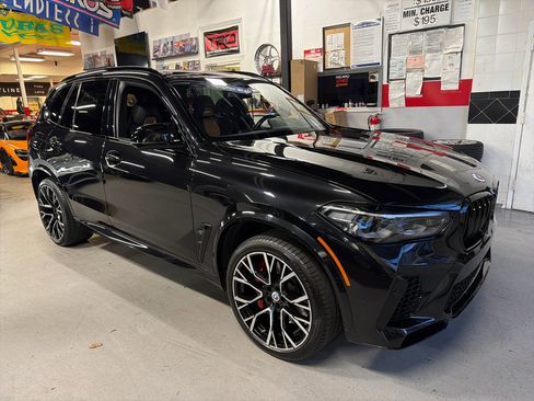 Used 2022 BMW X5 M Competition w/ Competition Package 2 image 3