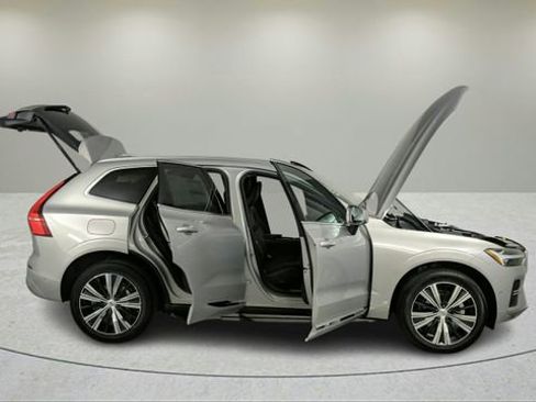 Used 2023 Volvo XC60 B5 Plus w/ Protection Package Premier FWD image 10