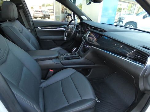Used 2021 Cadillac XT6 Premium Luxury image 18