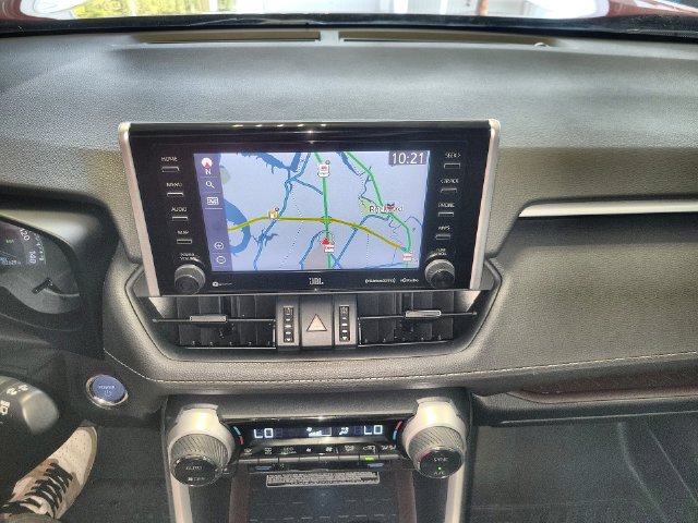 Used 2020 Toyota RAV4 Limited AWD/4WD image 18
