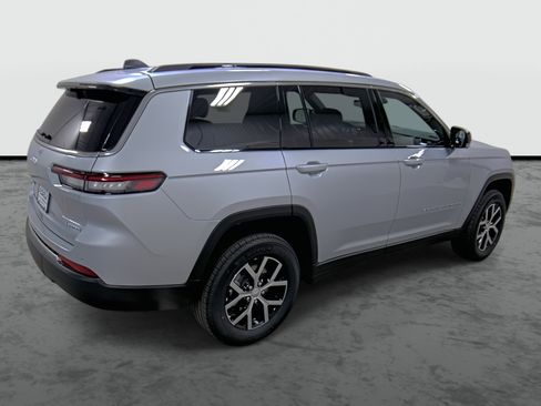 New 2025 Jeep Grand Cherokee L Limited image 4