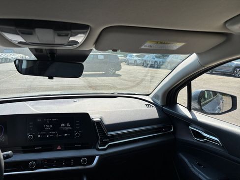 Used 2025 Kia Sportage LX FWD image 34