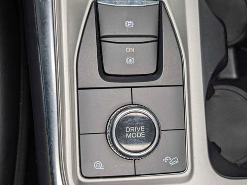 Used 2023 Ford Explorer XLT w/ Equipment Group 202A AWD/4WD image 30