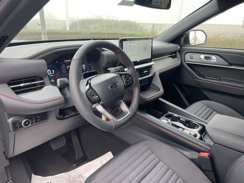 New 2026 Ford Explorer ST-Line w/ ST-Line Street Pack image 9