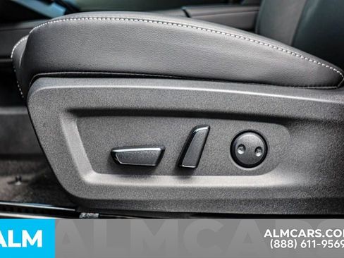 Certified 2025 Nissan Murano SV image 27