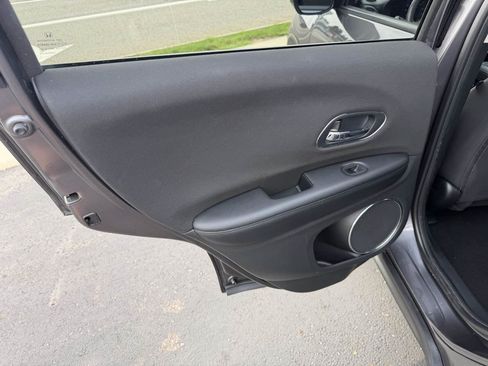 Used 2018 Honda HR-V EX image 14
