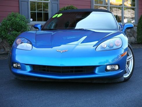 Used 2009 Chevrolet Corvette Convertible w/ Preferred Equipment Group RWD image 2