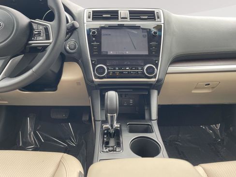 Used 2018 Subaru Outback 2.5i Limited AWD/4WD image 18