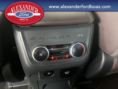 Used 2025 Ford Explorer Platinum w/ LUX Leather Package AWD/4WD image 21