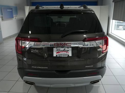 Used 2020 GMC Acadia SLT w/ Driver Alert Package II image 9