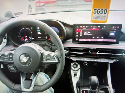 Used 2024 Dodge Hornet R/T image 9