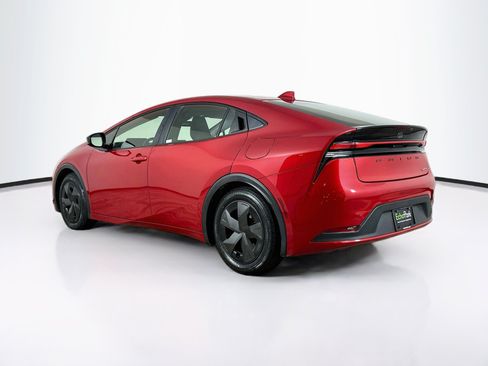 Used 2025 Toyota Prius LE FWD image 5