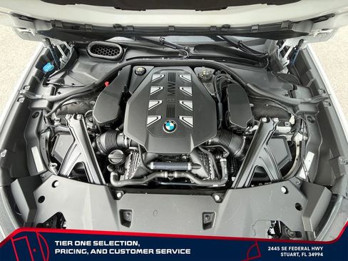 Used 2023 BMW 760i xDrive AWD/4WD image 22