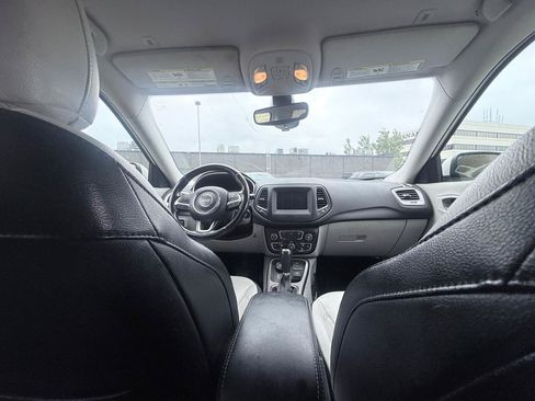 Used 2018 Jeep Compass Latitude w/ Popular Equipment Group AWD/4WD image 13