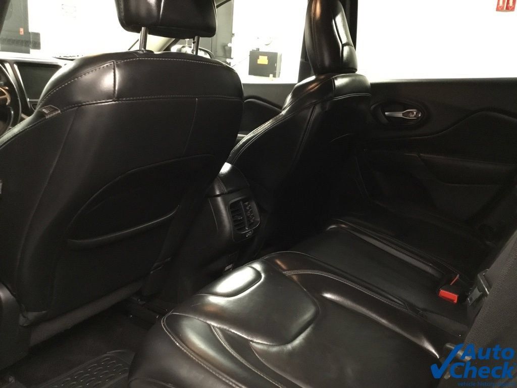Used 2016 Jeep Cherokee Limited AWD/4WD image 25