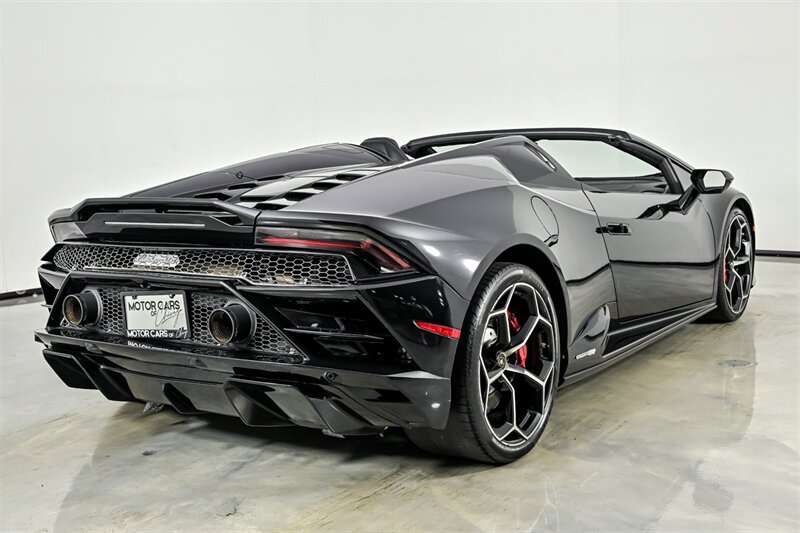 Used 2020 Lamborghini Huracan EVO RWD image 9