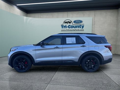 Used 2020 Ford Explorer ST w/ ST High-Performance Pack image 4