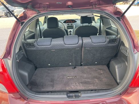 Used 2010 Toyota Yaris 2-Door Hatchback image 39