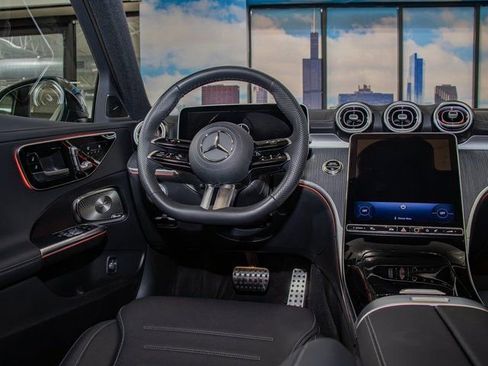 Used 2025 Mercedes-Benz C 300 4MATIC Sedan image 16