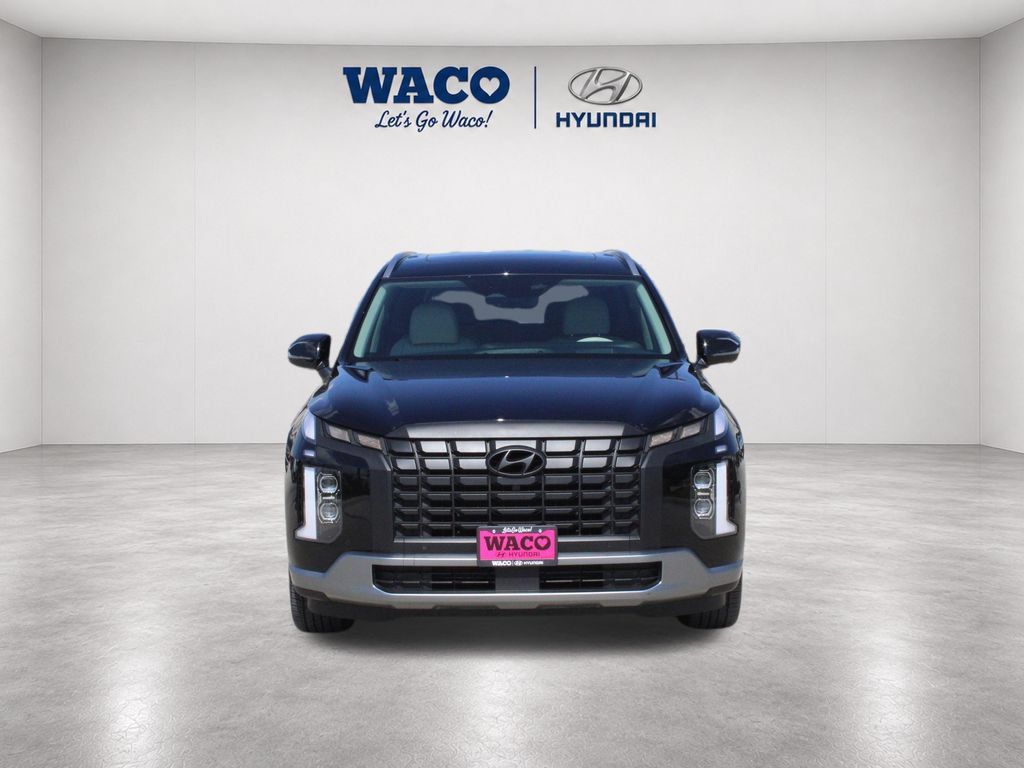 Used 2023 Hyundai Palisade Calligraphy w/ Winter Package FWD image 2