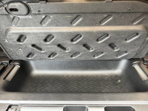 Used 2017 Jeep Wrangler Unlimited Sahara AWD/4WD image 39