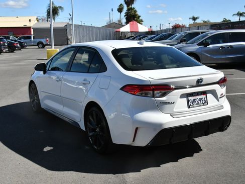 Used 2024 Toyota Corolla SE w/ SE Package image 6