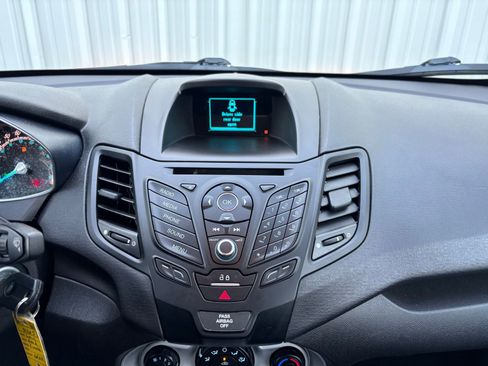 Used 2015 Ford Fiesta SE image 23